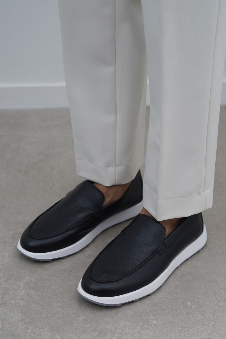 BLACK AIR LEATHER LOAFERS