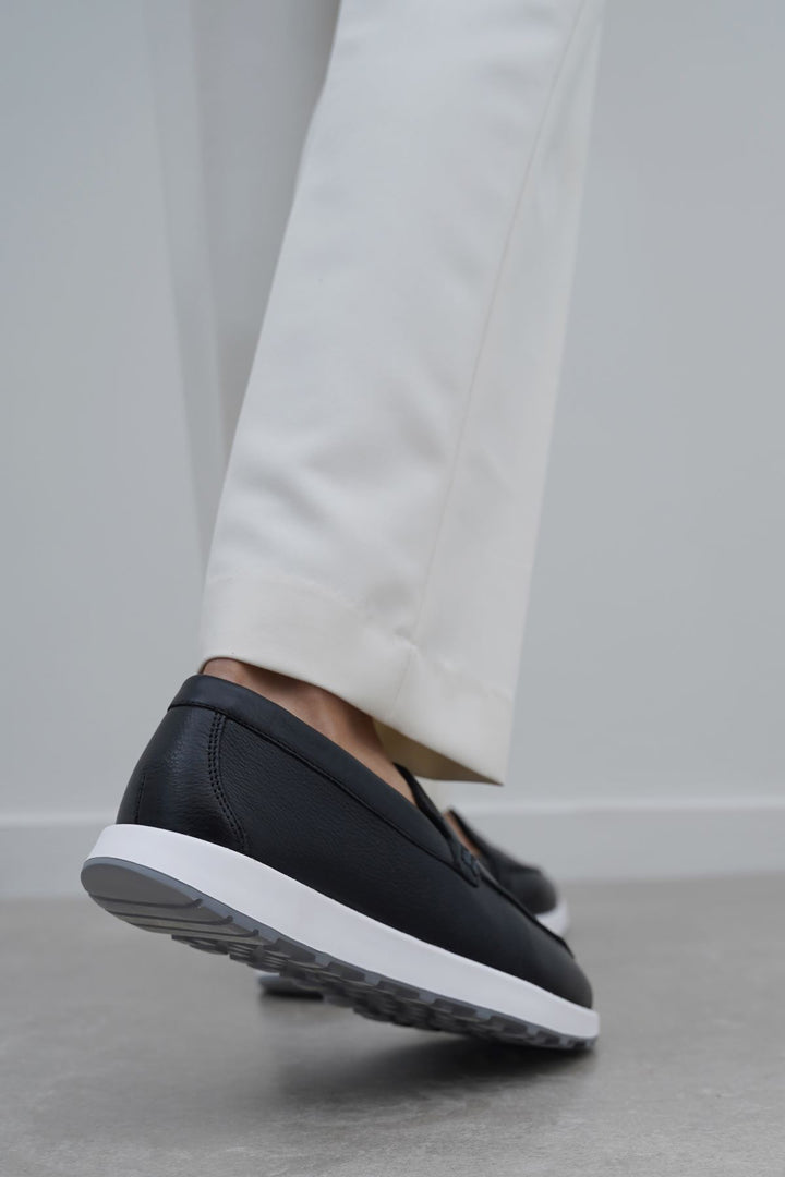 BLACK AIR LEATHER LOAFERS