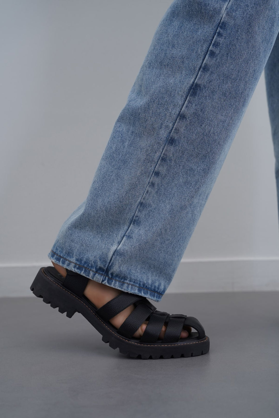 BLACK CLASSIC FISHERMAN LEATHER SANDALS