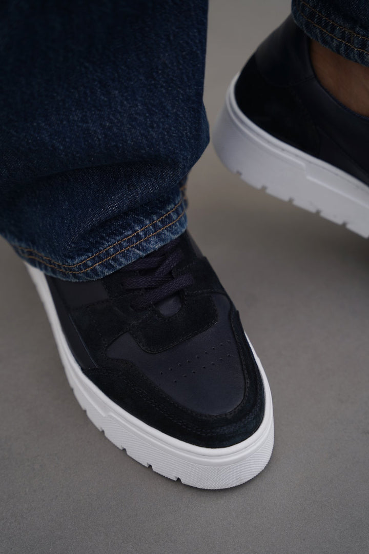 NAVY LEATHER CHUNKY SNEAKERS