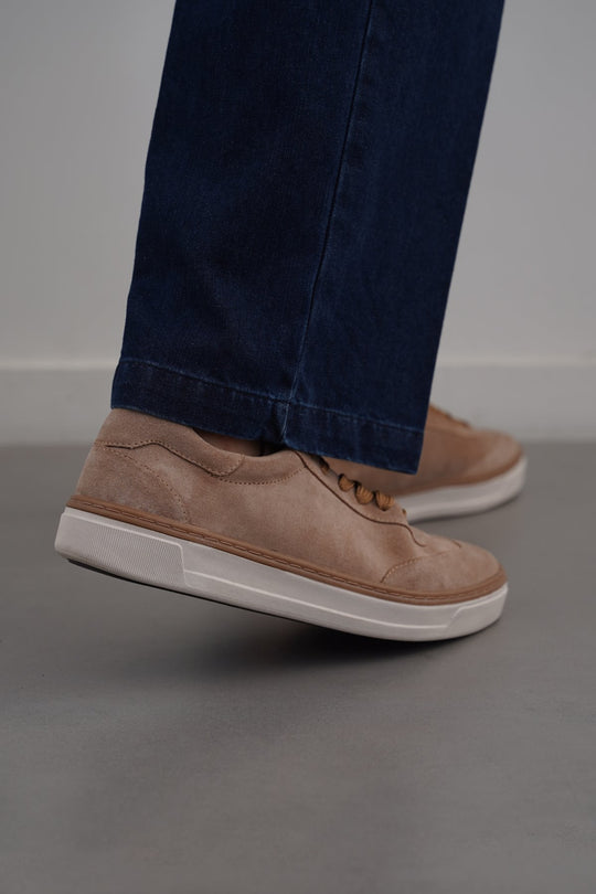 BEIGE LACE-UP LEATHER SNEAKER