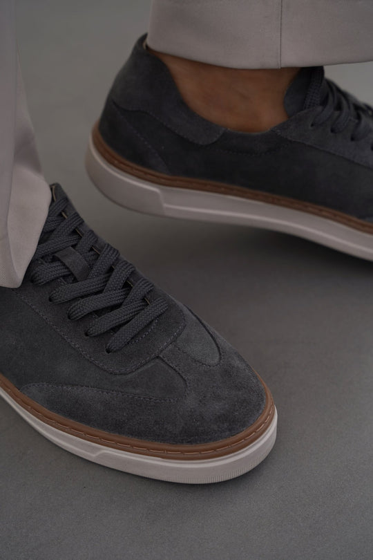 GREY LACE-UP LEATHER SNEAKERS