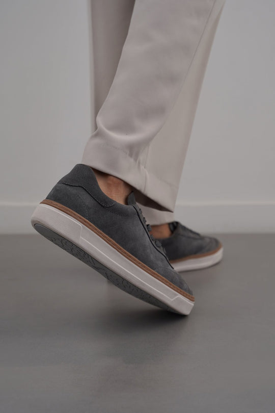 GREY LACE-UP LEATHER SNEAKERS