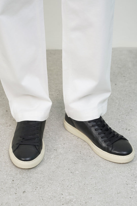 BLACK LEATHER SNEAKERS