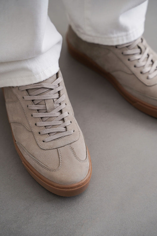 LIGHT GREY LACE-UP LEATHER SNEAKERS