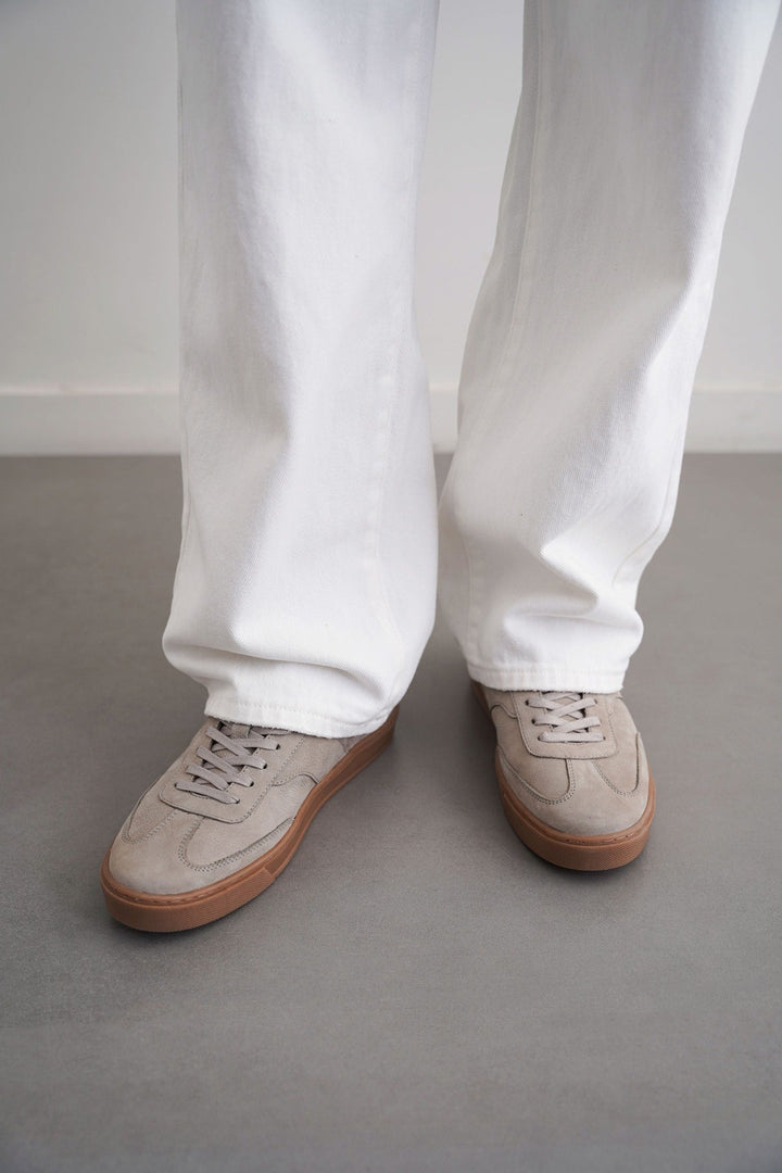 LIGHT GREY LACE-UP LEATHER SNEAKERS