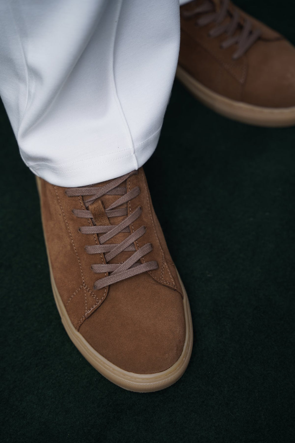 BROWN LACE-UP LEATHER SNEAKERS