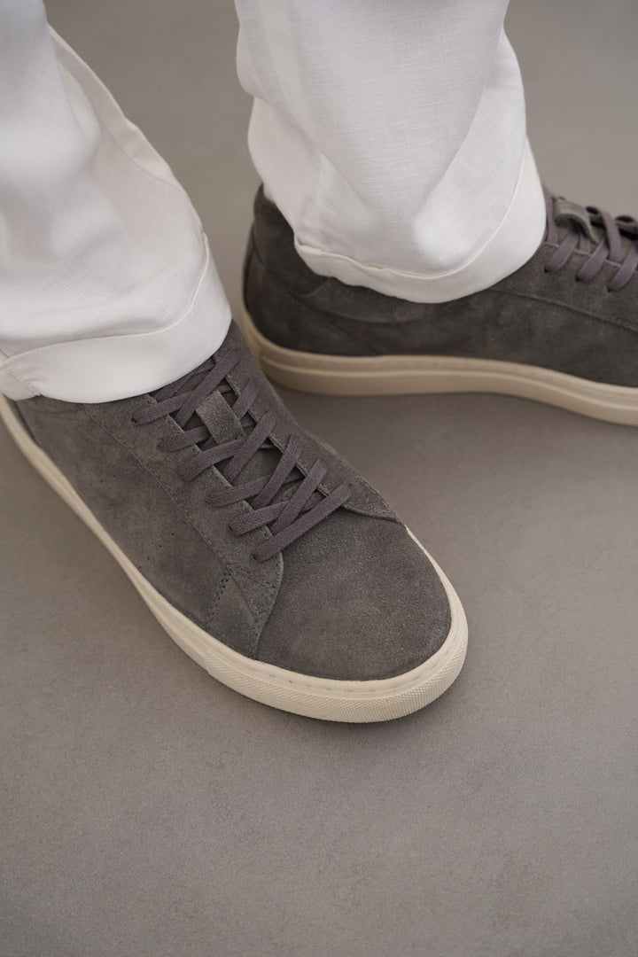 GREY LACE-UP LEATHER SNEAKERS