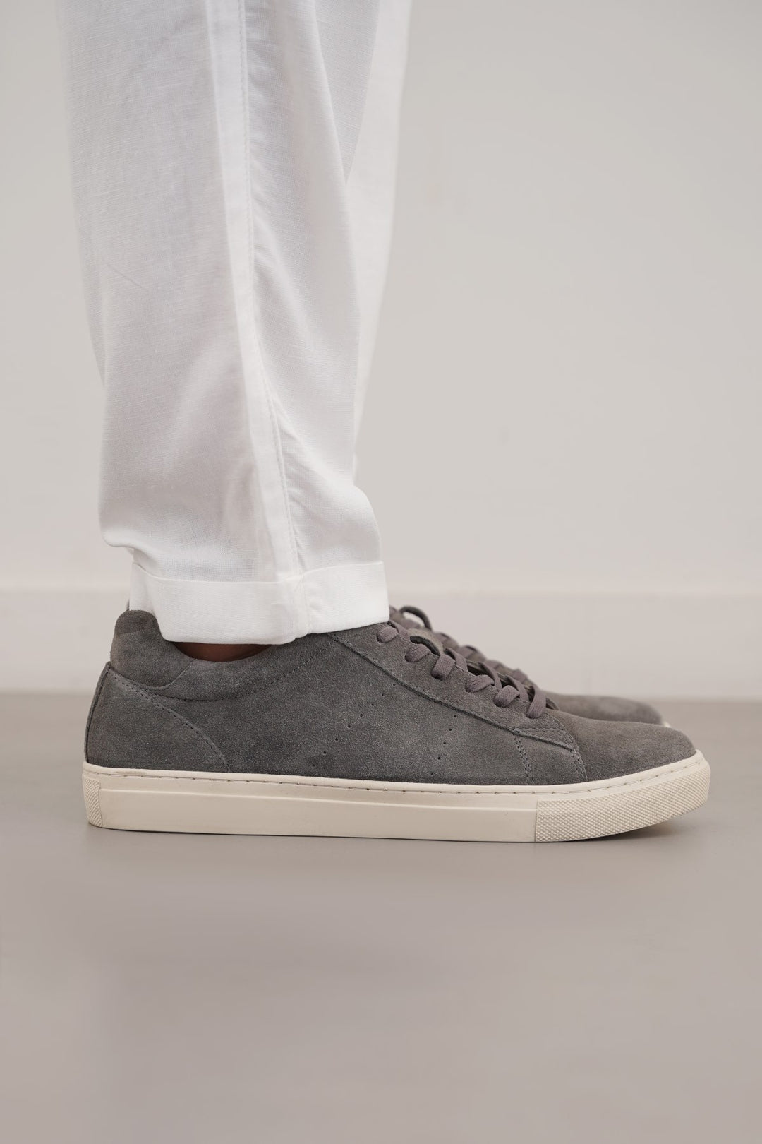 GREY LACE-UP LEATHER SNEAKERS