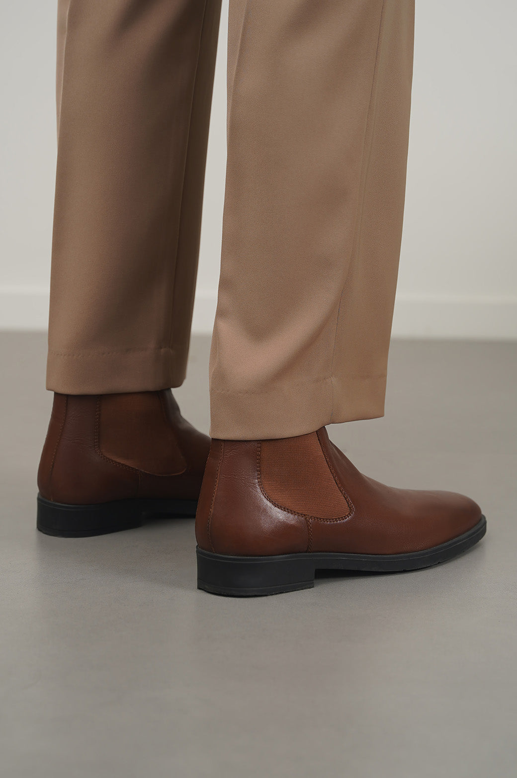 BROWN CLASSIC LEATHER CHELSEAS