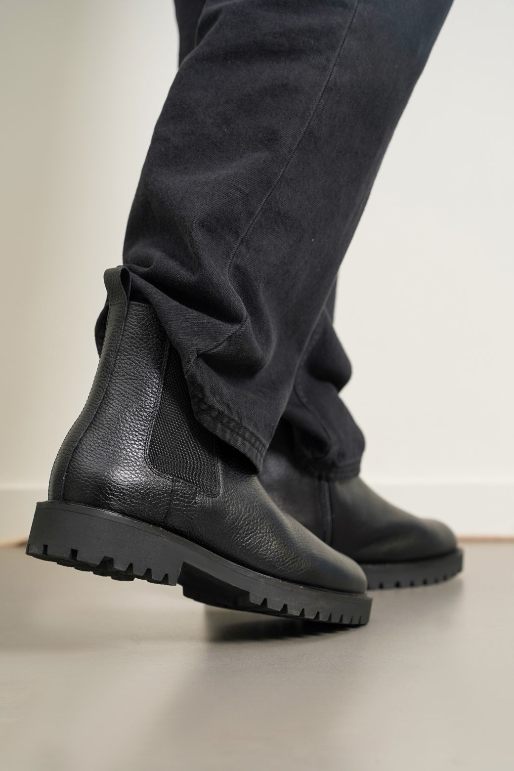 TEXTURED LEATHER CHELSEAS – Lama Retail