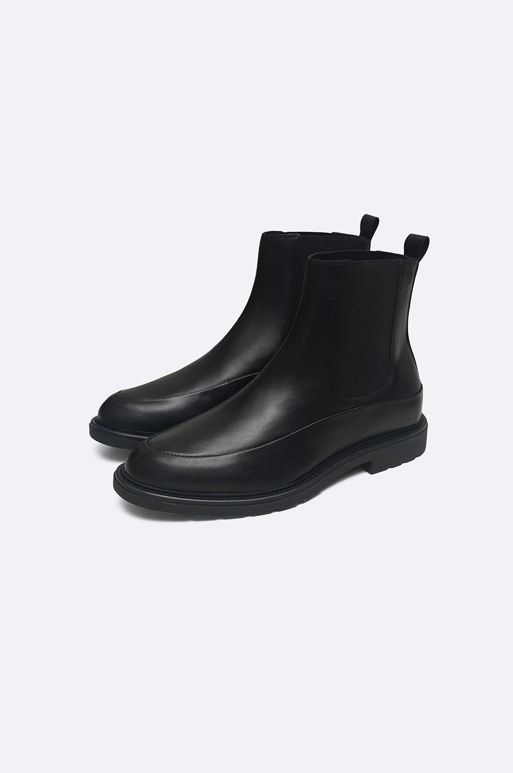 BLACK LEATHER CHELSEA BOOTS