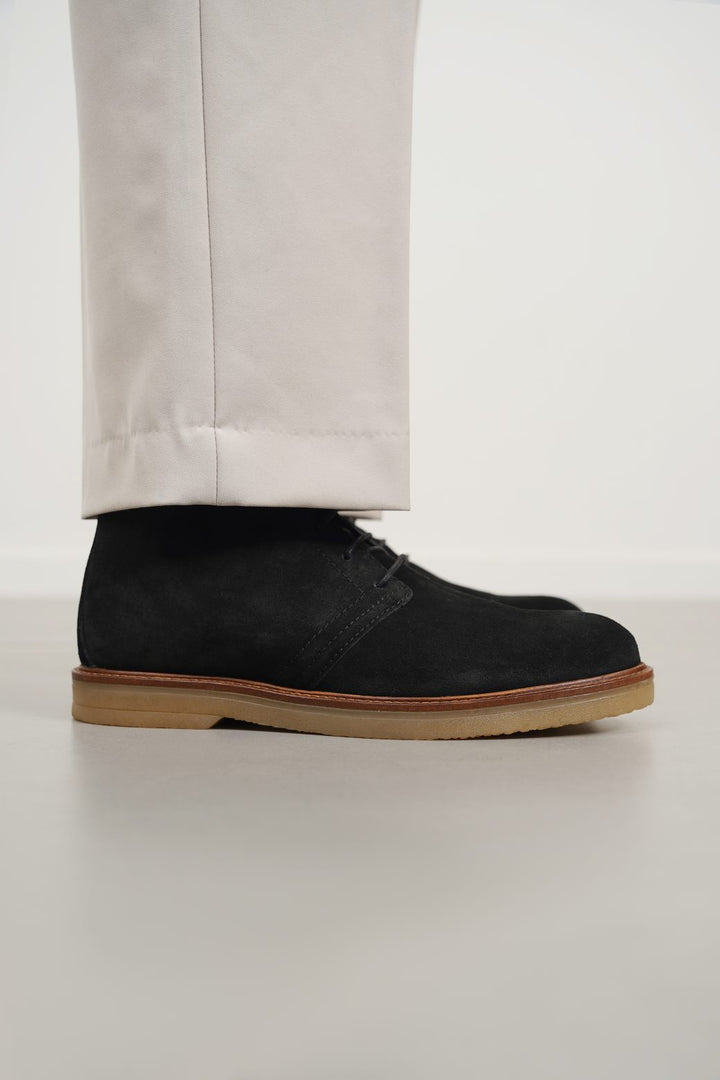 BLACK SUEDE CHUKKA BOOTS