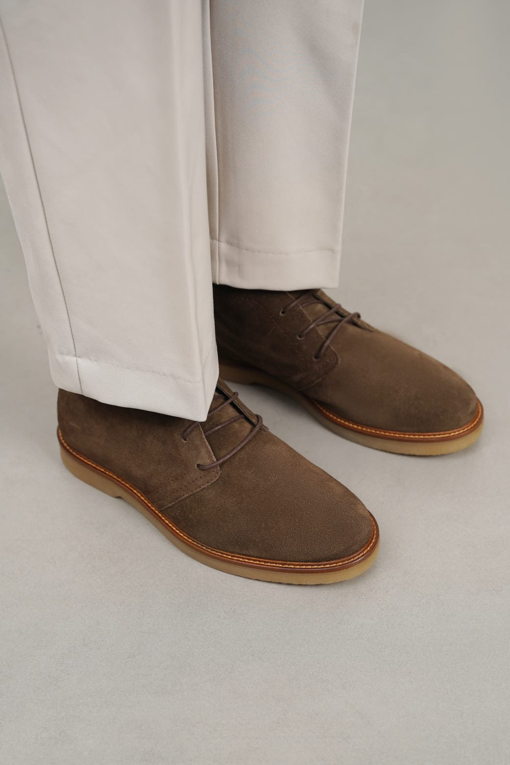 DARK BROWN SUEDE CHUKKA BOOTS