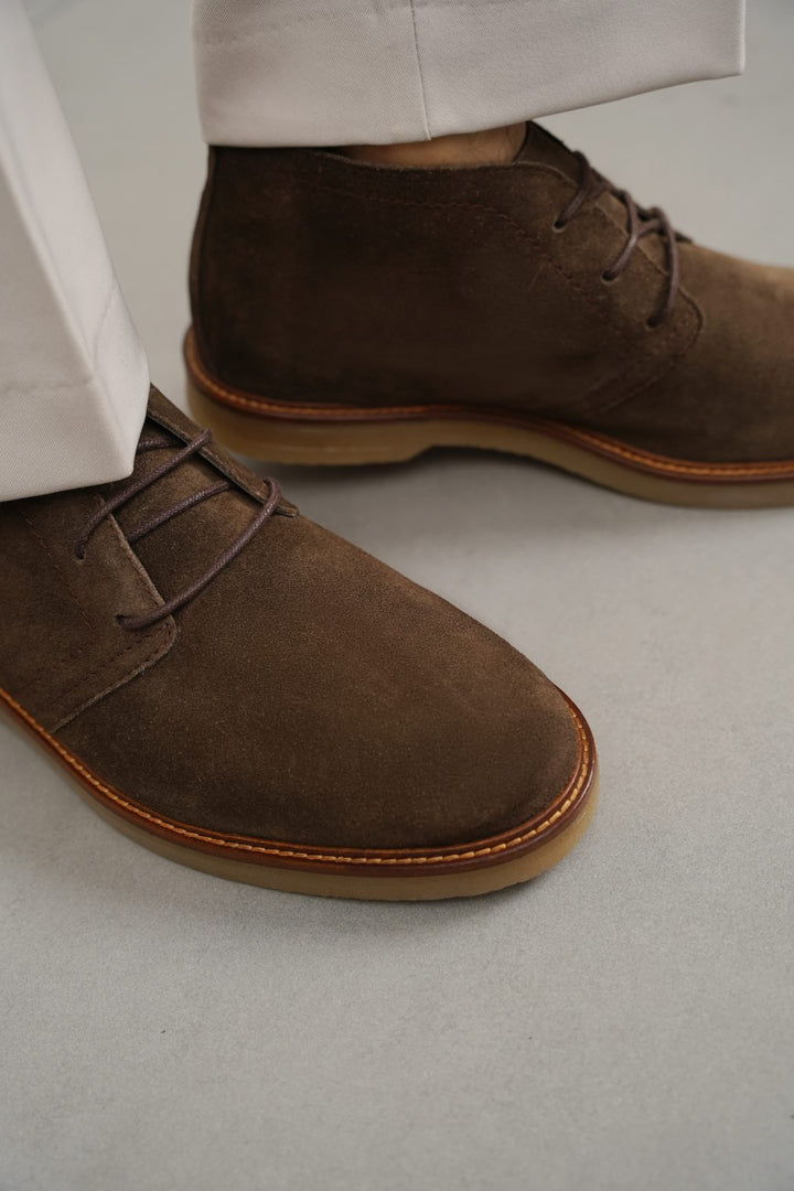 DARK BROWN SUEDE CHUKKA BOOTS