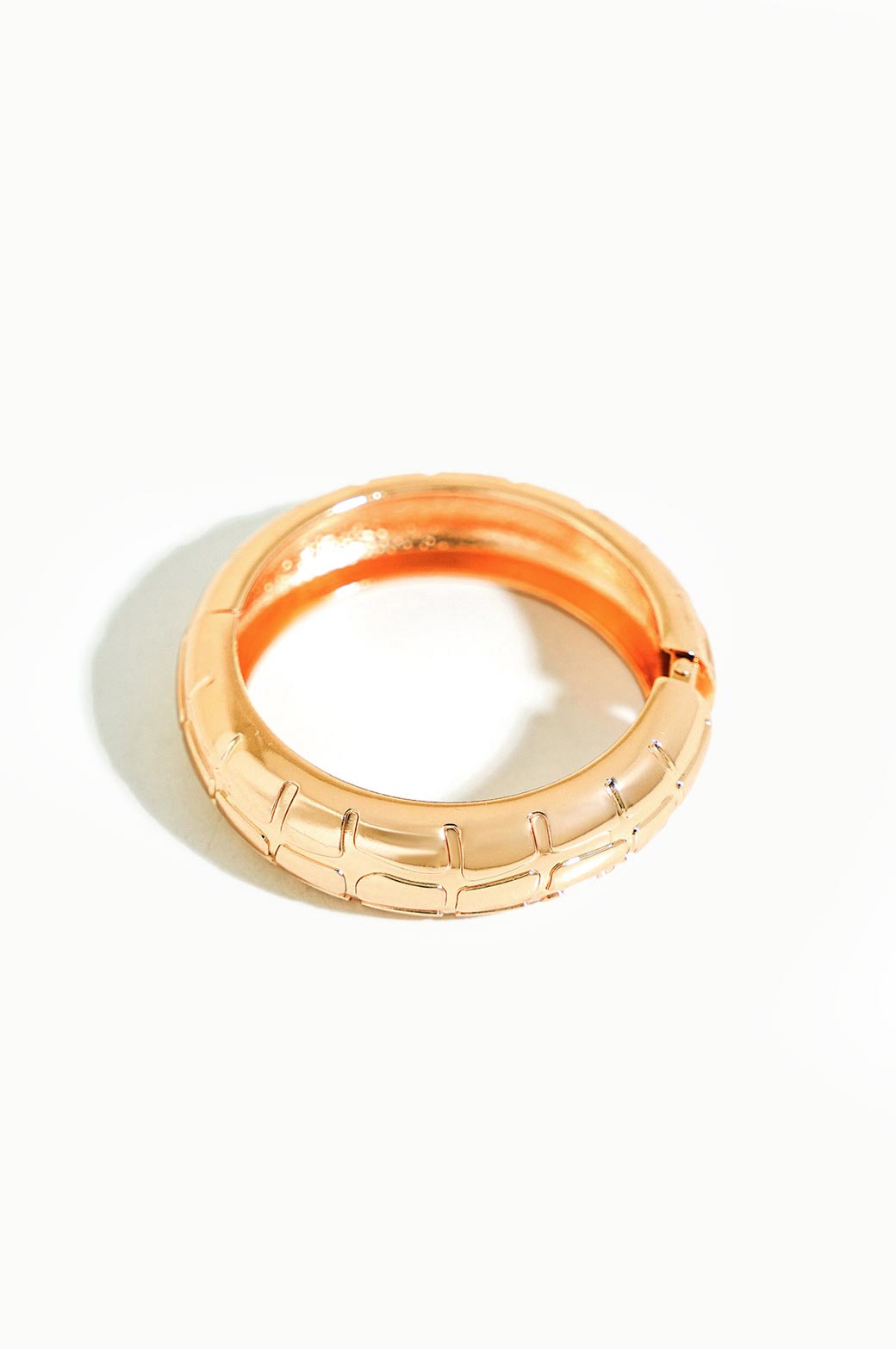 GOLD TEXTURED BRACELET