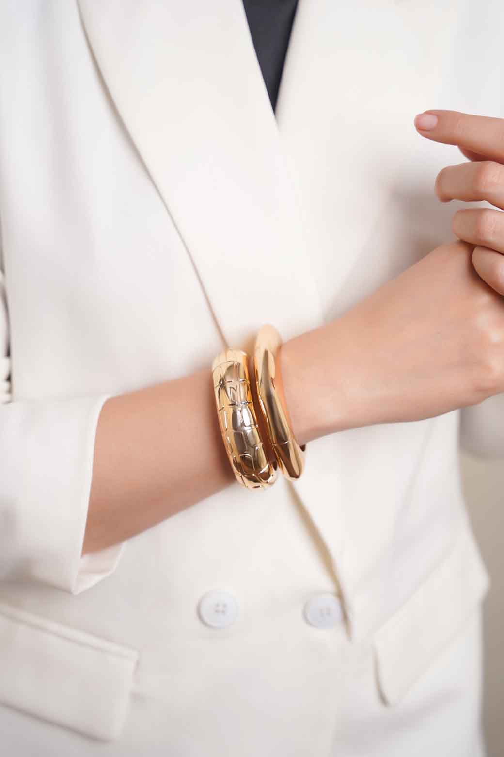 GOLD TEXTURED BRACELET