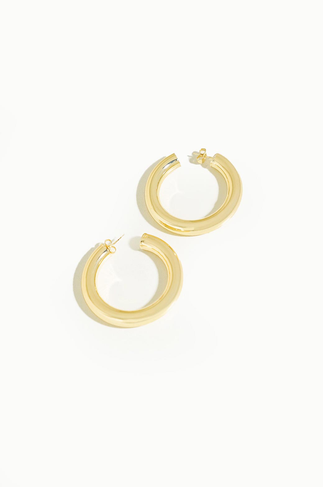 GOLD ROUND TUBE EARING