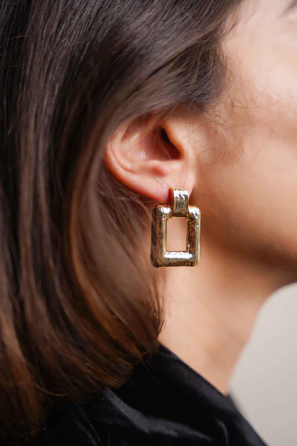 GOLD SQUARE EARRING