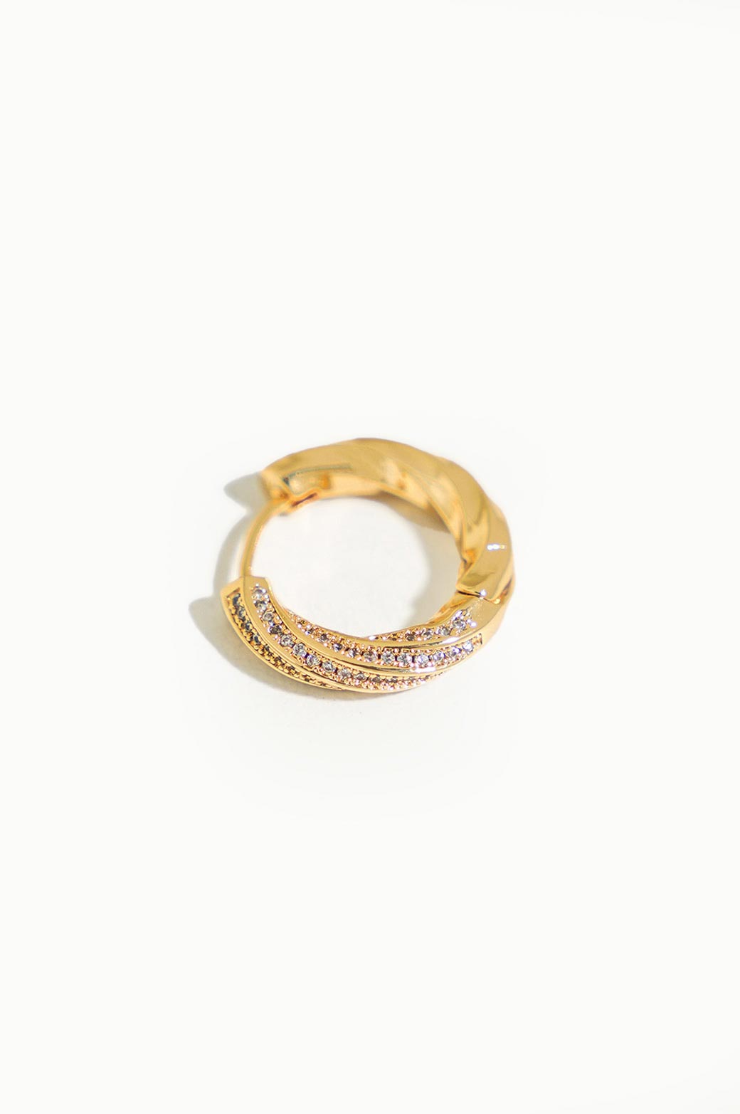 GOLD MINIMILIST HOOP