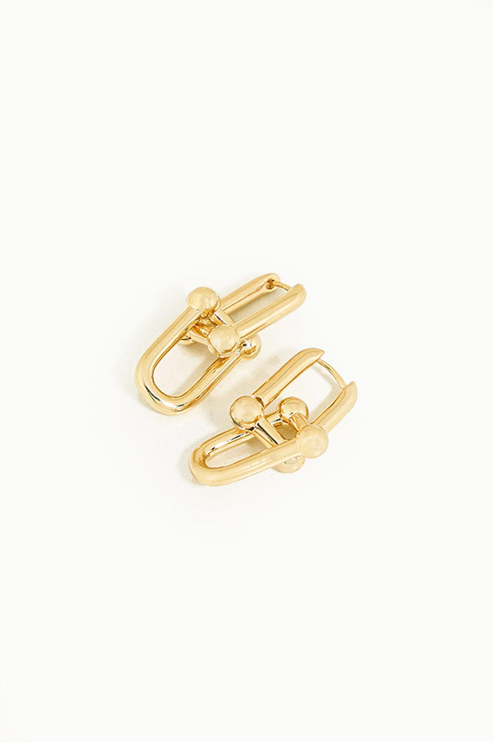 GOLD U LINK EARRING