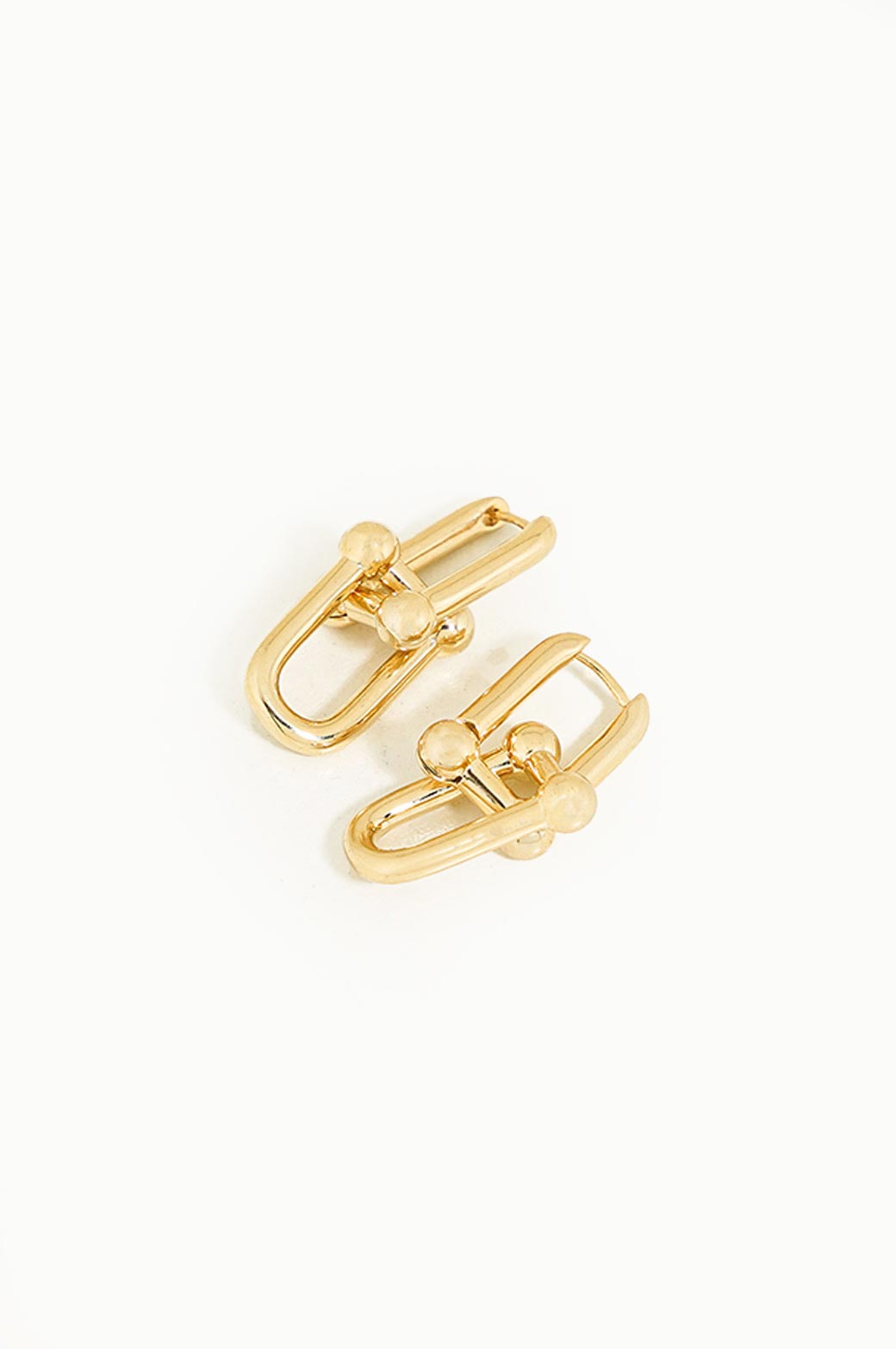 GOLD U LINK EARRING