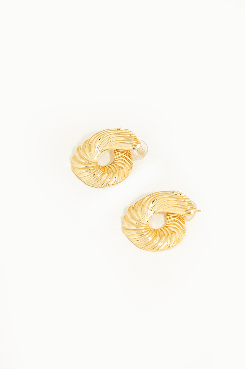 GOLD TWISTED GOLD EARRINGS