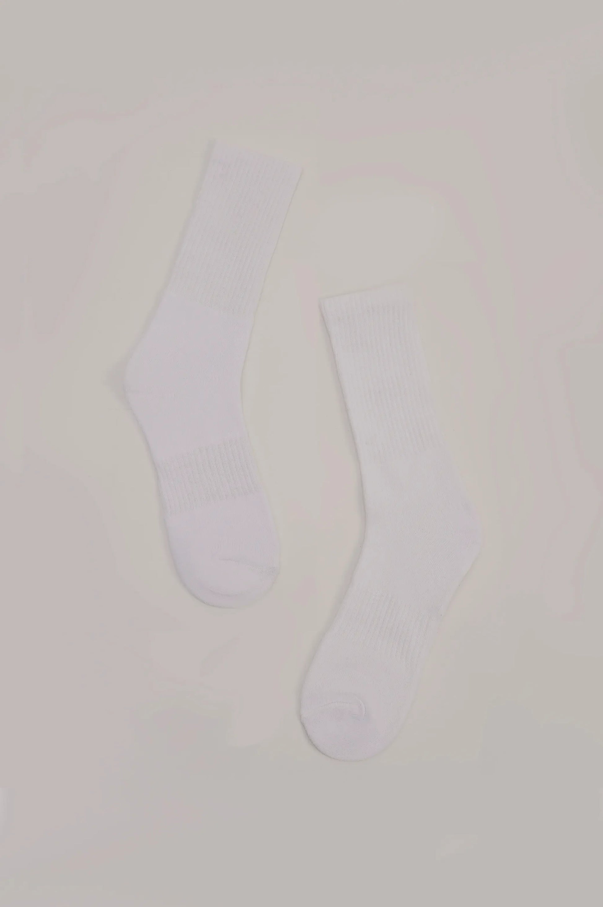 WHITE SPORTS SOCKS