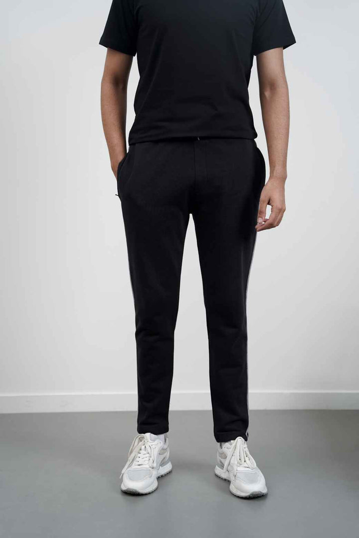 BLACK TAPERED BOTTOMS