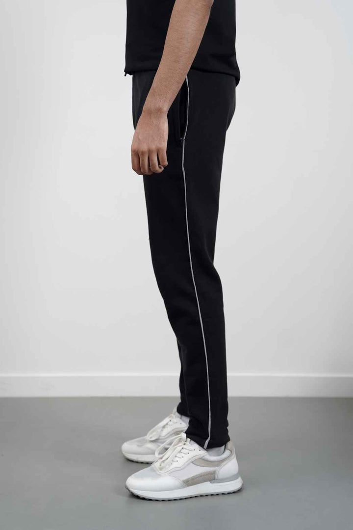 BLACK TAPERED BOTTOMS