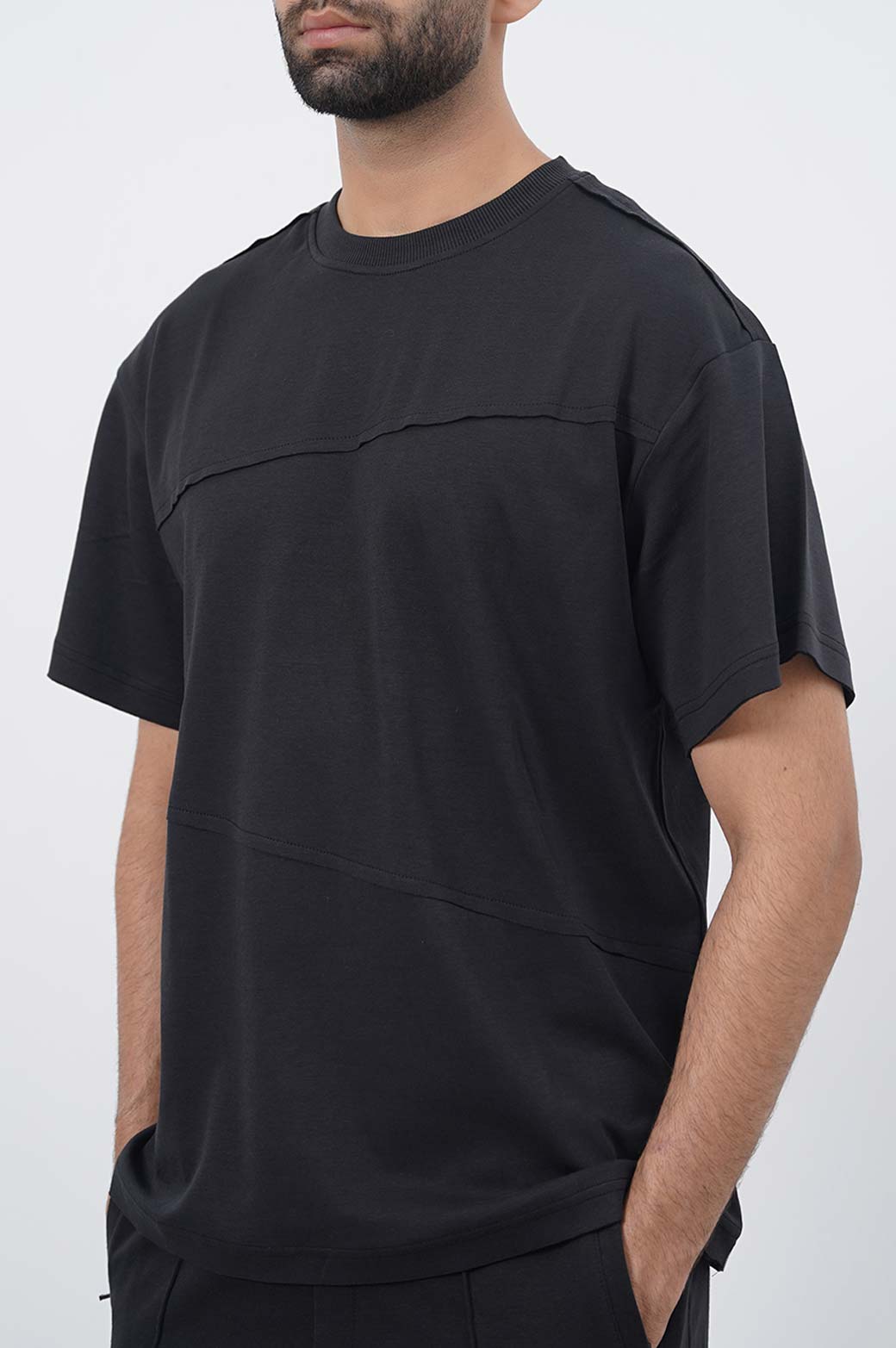 BLACK OVERSIZED T-SHIRT