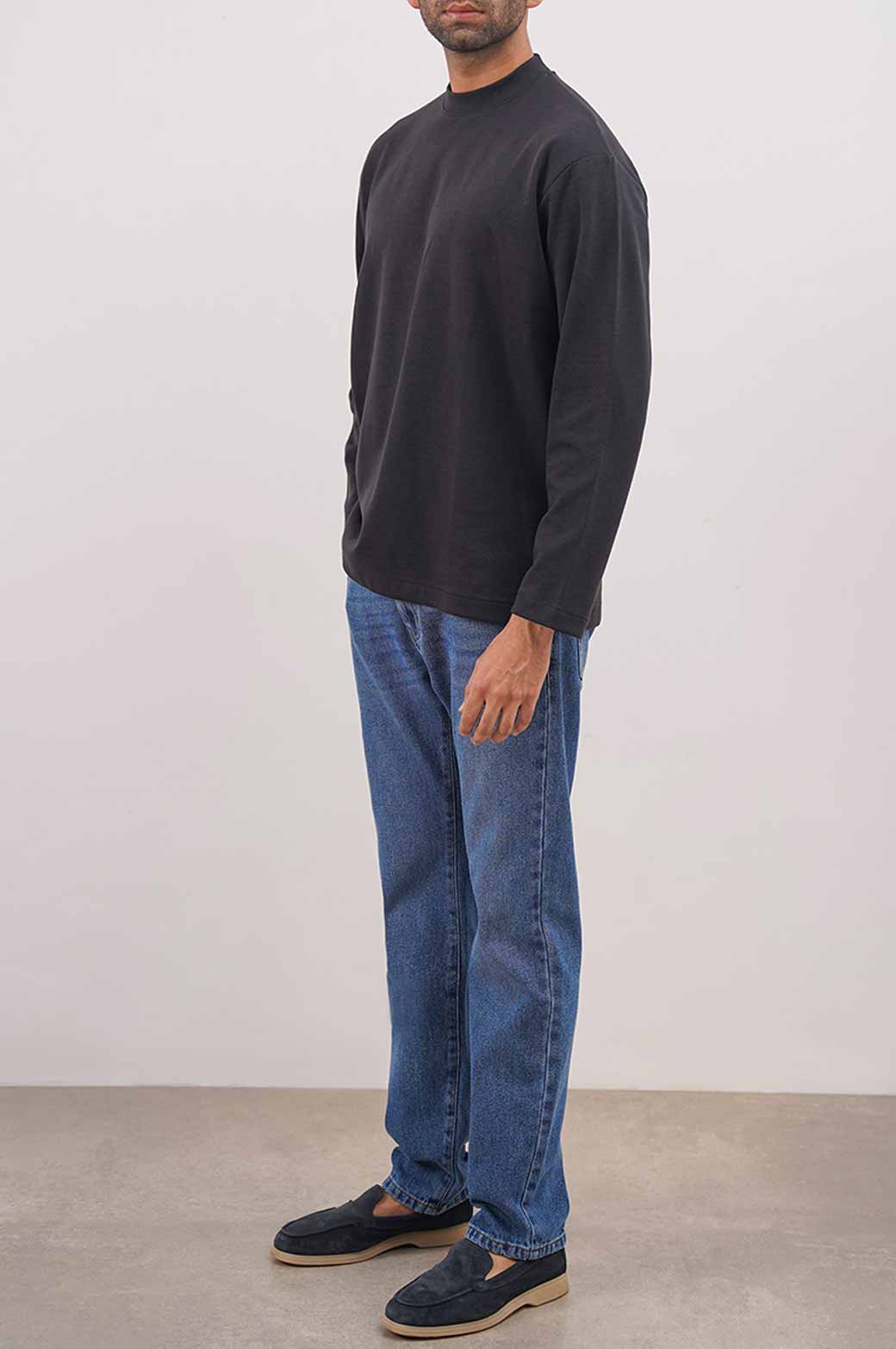 BLACK HIGH CREW SWEATSHIRT