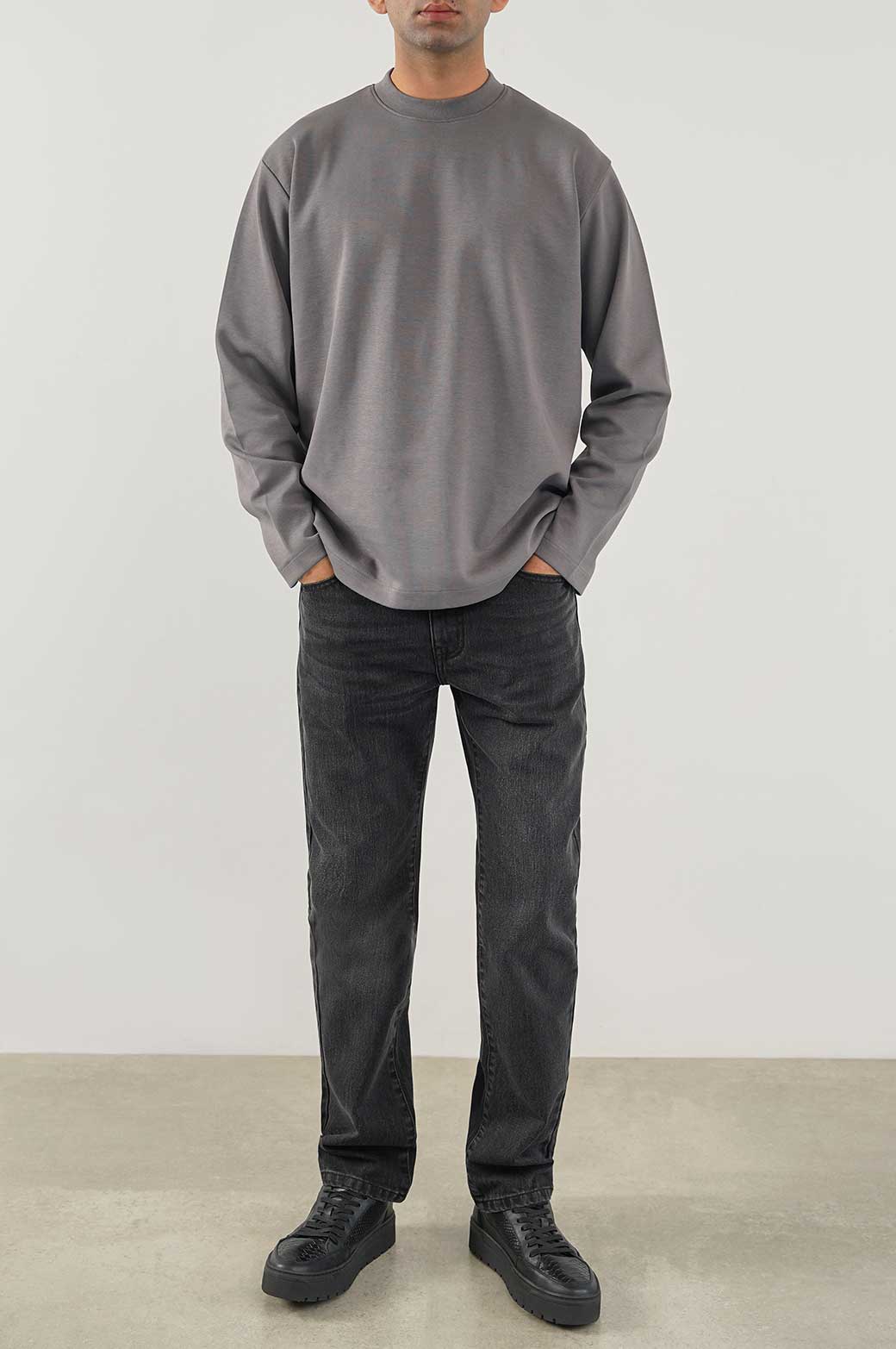 GREY HIGH CREW SWEATSHIRT