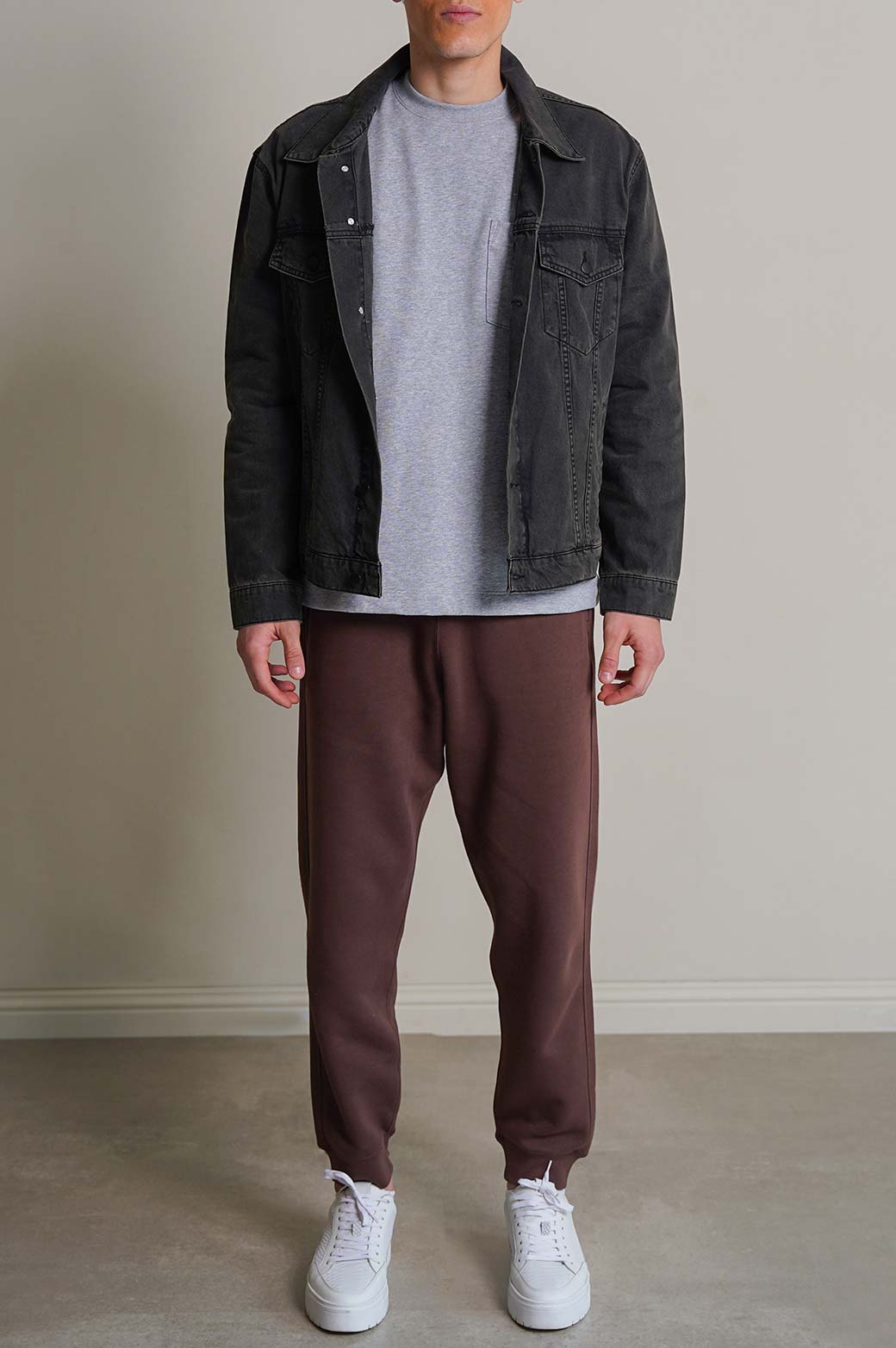 HEATHER GREY CREW WITH POCKET