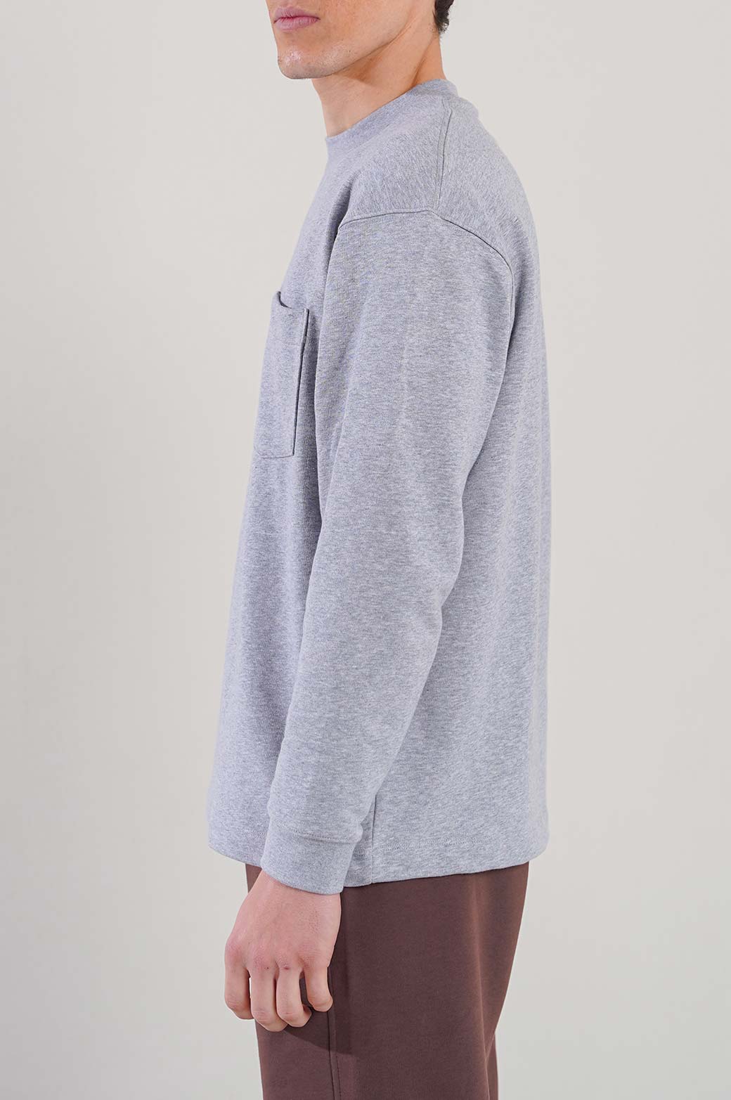 HEATHER GREY CREW WITH POCKET