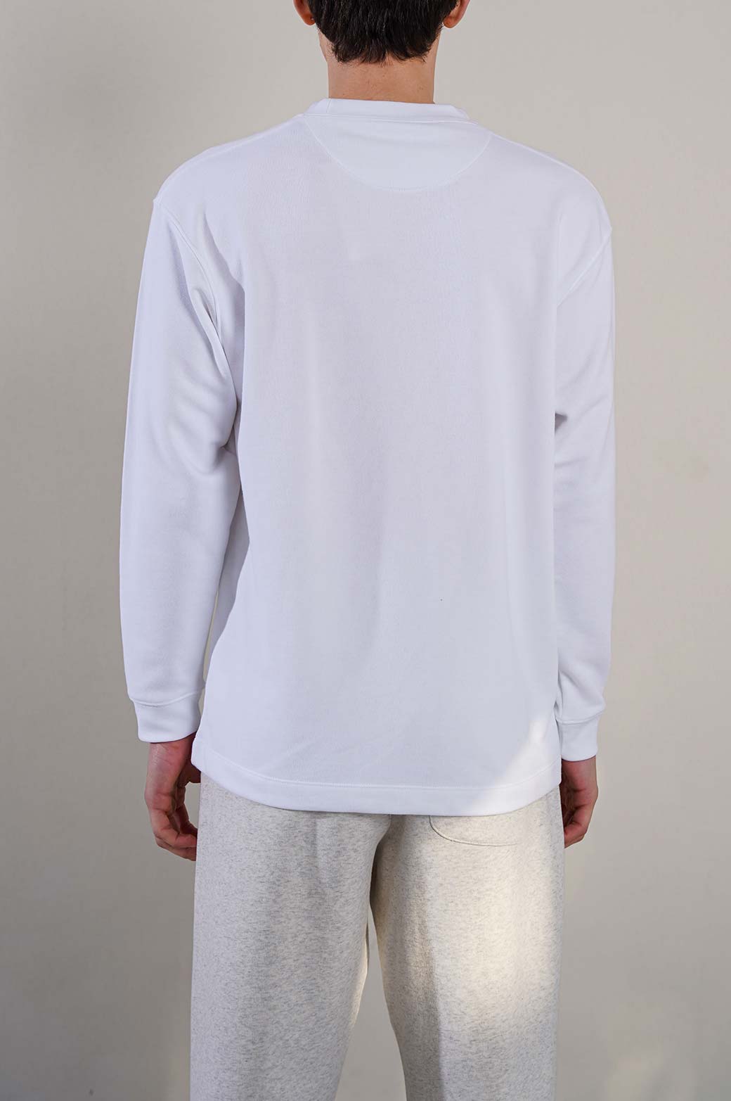 WHITE CREW WITH POCKET