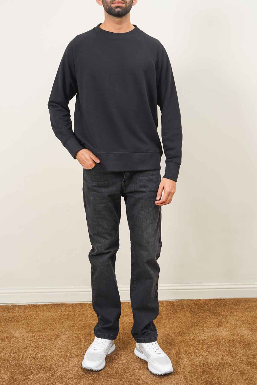 BLACK EVERYDAY RAGLAN SWEATSHIRT