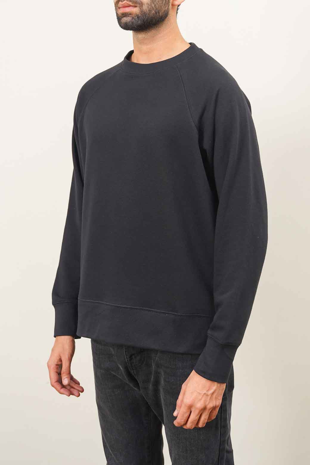 BLACK EVERYDAY RAGLAN SWEATSHIRT
