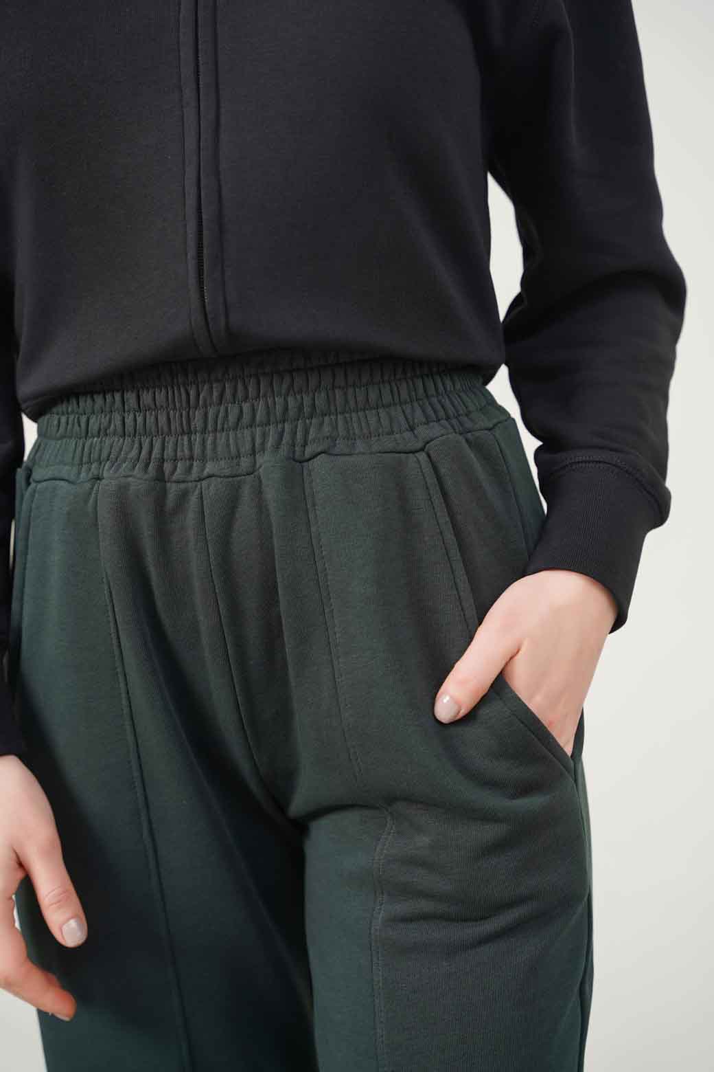 DARK GREEN TROUSER WITH ELASTICATED HEM