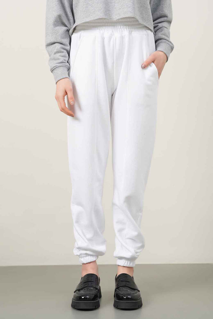 WHITE TROUSER WITH ELASTICATED HEM