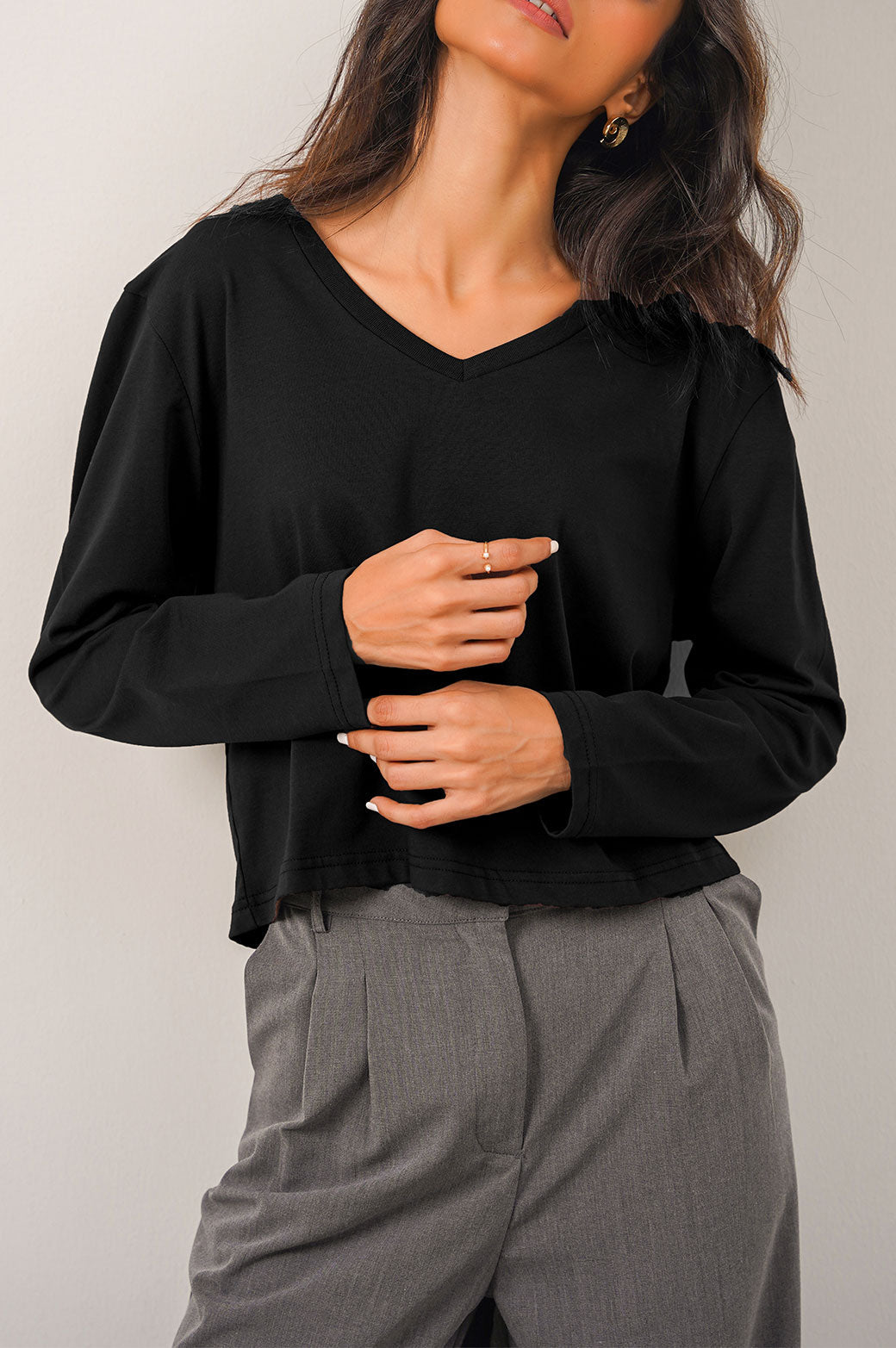 BLACK CASUAL V-NECK T-SHIRT