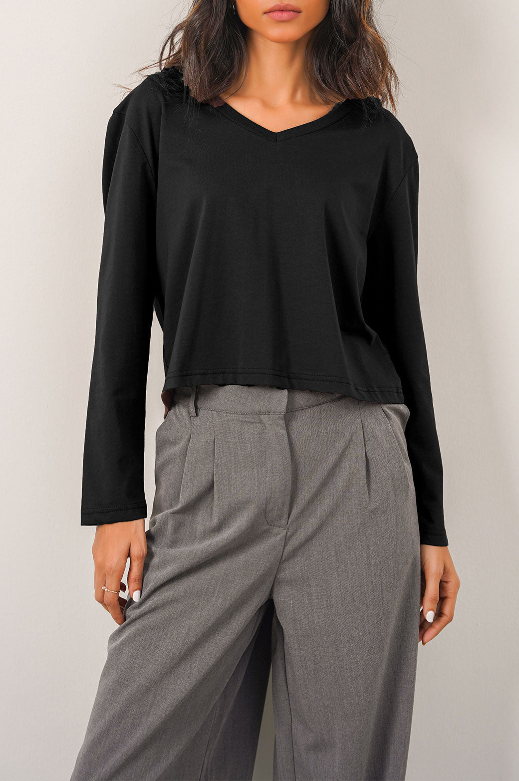 BLACK CASUAL V-NECK T-SHIRT