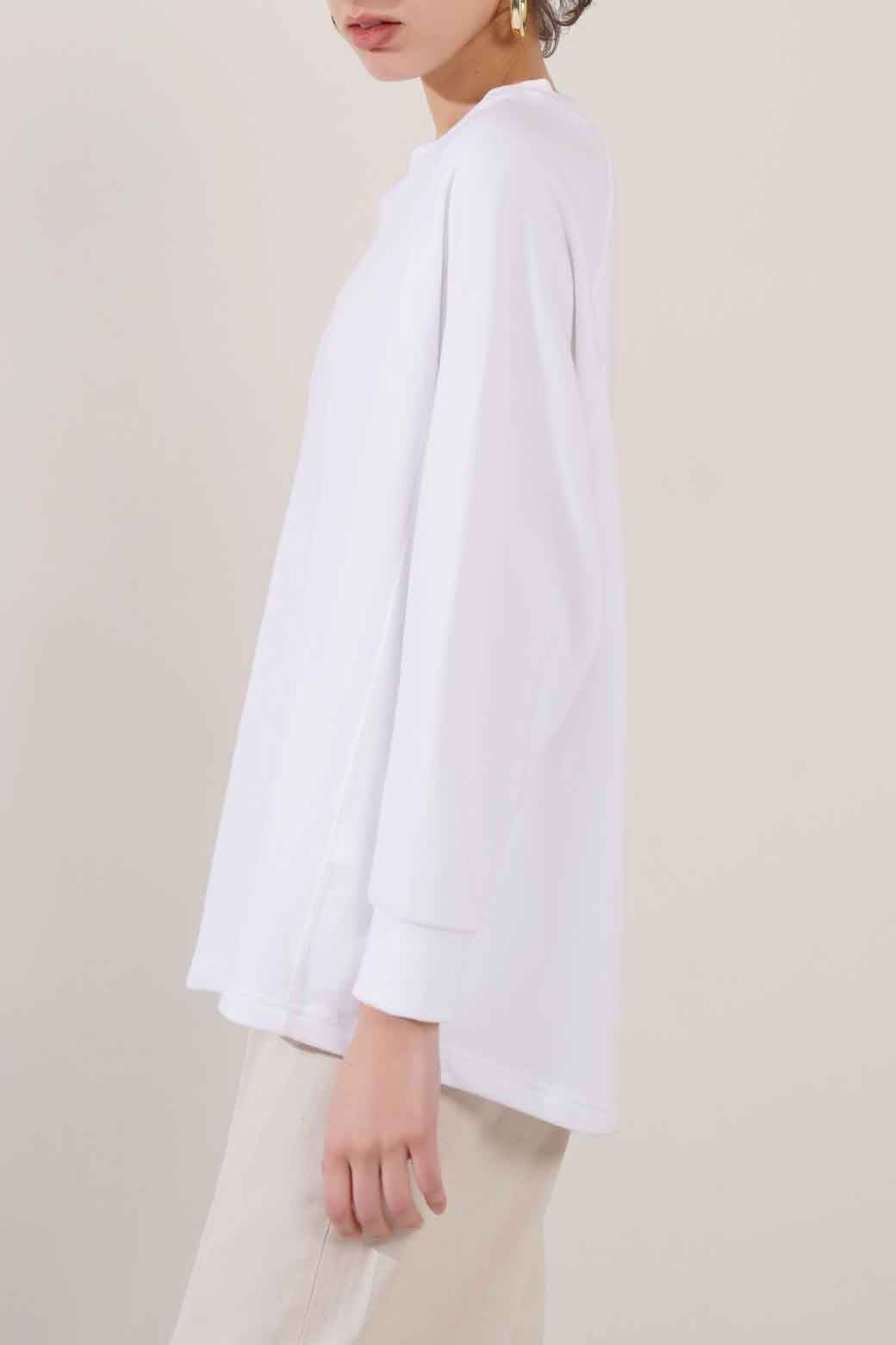 WHITE BASIC SWEATSHIRT