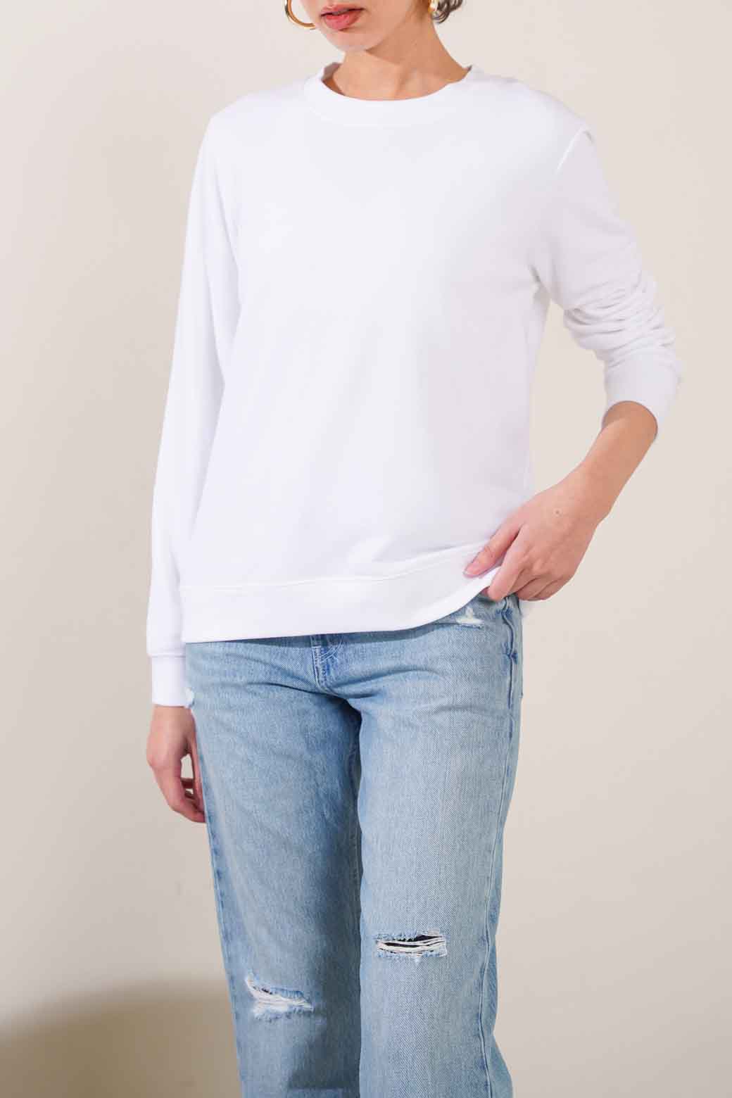WHITE BASIC SWEATSHIRT