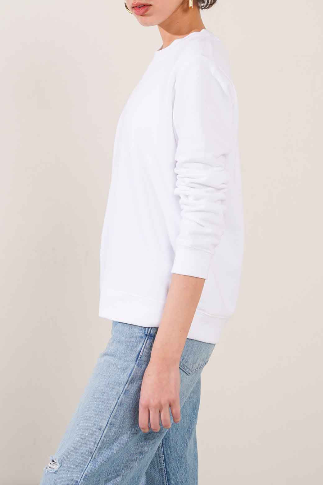 WHITE BASIC SWEATSHIRT