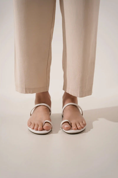 WHITE TOE RING SLIDE