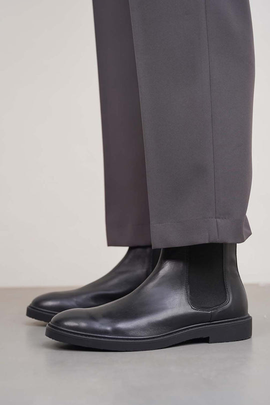 BLACK SMART BLACK LEATHER CHELSEA BOOTS