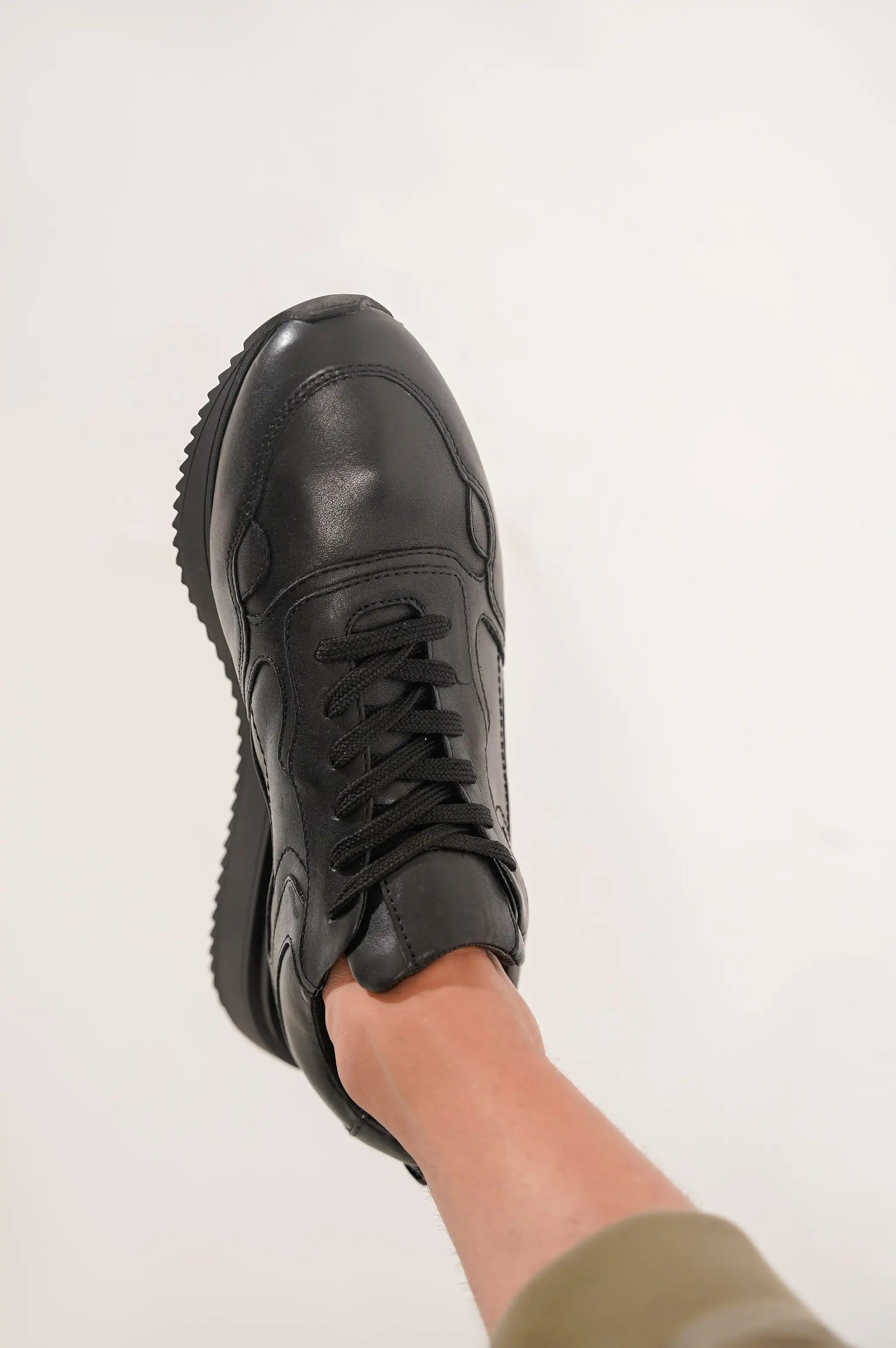BLACK MAN EVERYDAY SNEAKERS