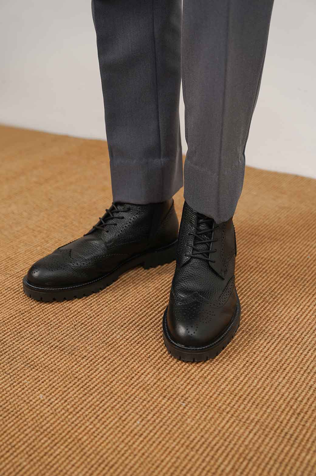 BLACK HIGH-TOP LEATHER BROGUES