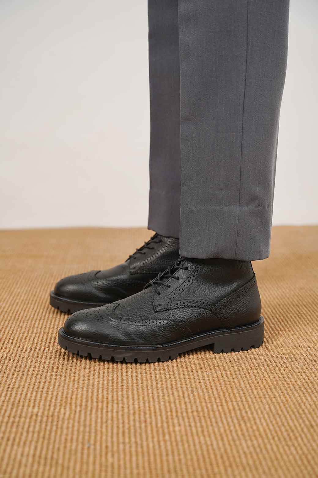 BLACK HIGH-TOP LEATHER BROGUES